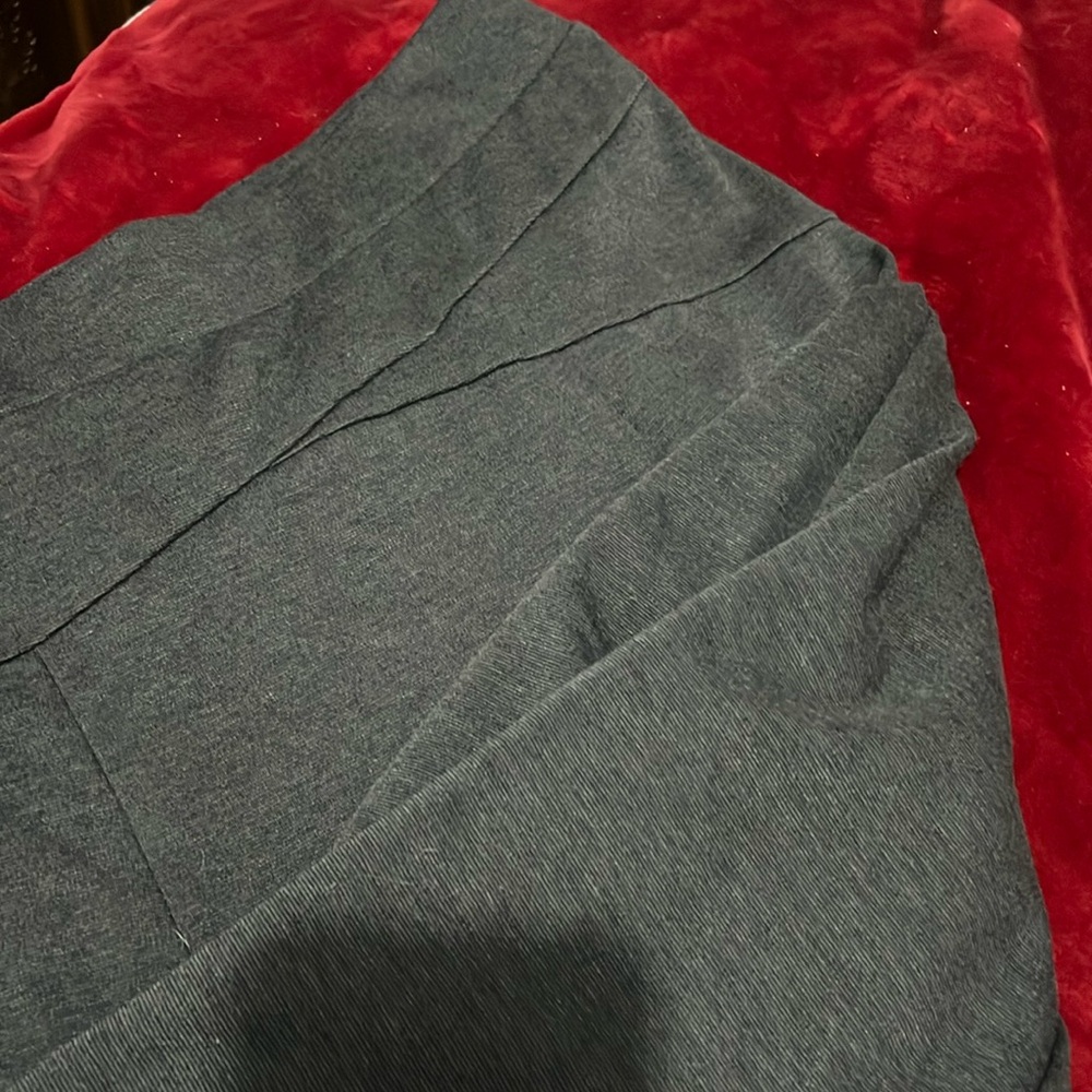 Women’s gray skirt. Fall/winter, comfortable stretchy, flowing fabric.